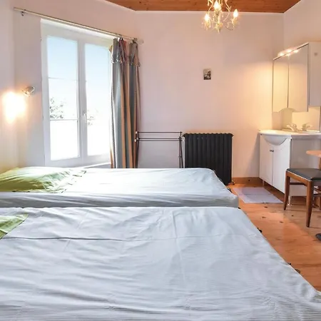 6 Bedroom Awesome In