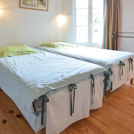 6 Bedroom Awesome In * Héricourt-en-Caux